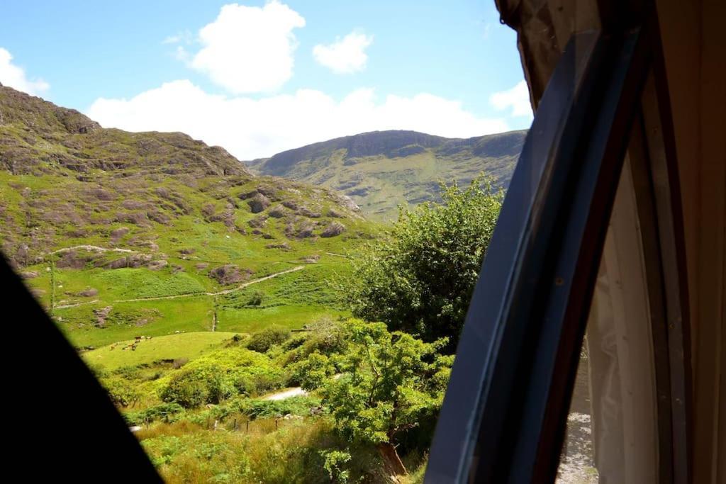 Secluded Cottage Nestled In The Beara Peninsula 킬라니 외부 사진