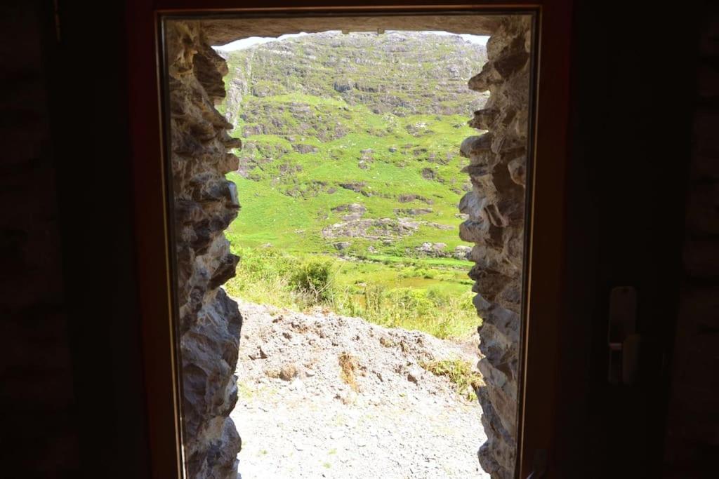 Secluded Cottage Nestled In The Beara Peninsula 킬라니 외부 사진